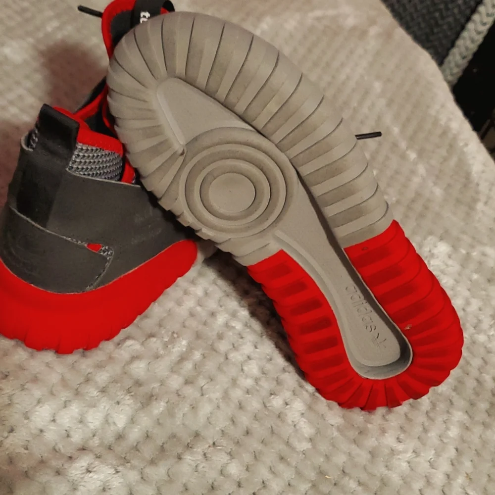 Addidas - Picture 3 of 4